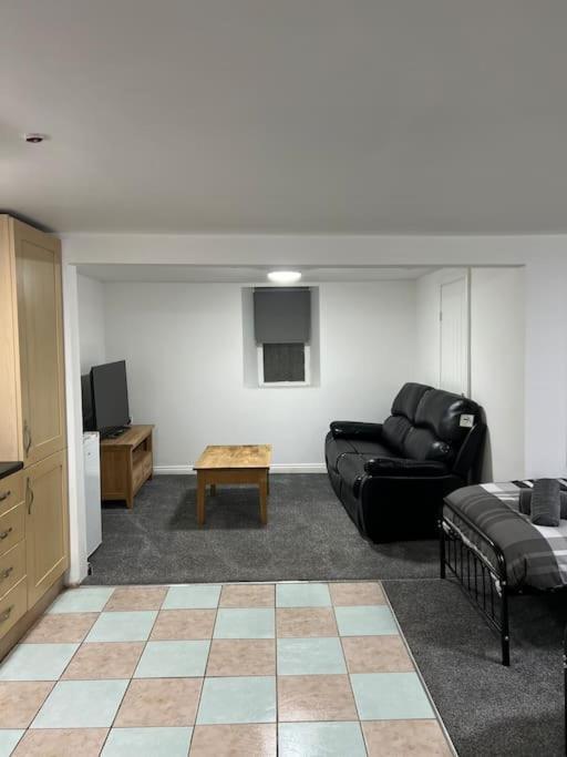 Studio Flat Twin - Town Centre Merthyr Tydfil Zewnętrze zdjęcie